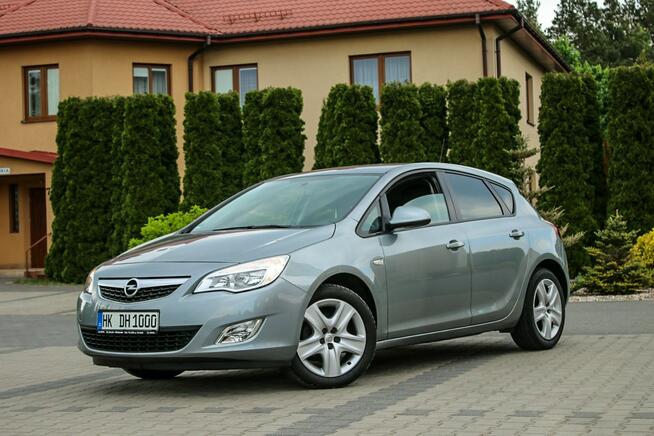 Opel Astra Klimatyzacja Podgrzewane Fotele Tempomat Podgrzewana Kierownica