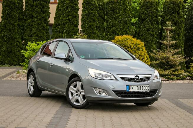 Opel Astra Klimatyzacja Podgrzewane Fotele Tempomat Podgrzewana Kierownica