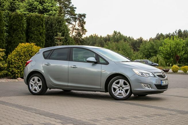 Opel Astra Klimatyzacja Podgrzewane Fotele Tempomat Podgrzewana Kierownica