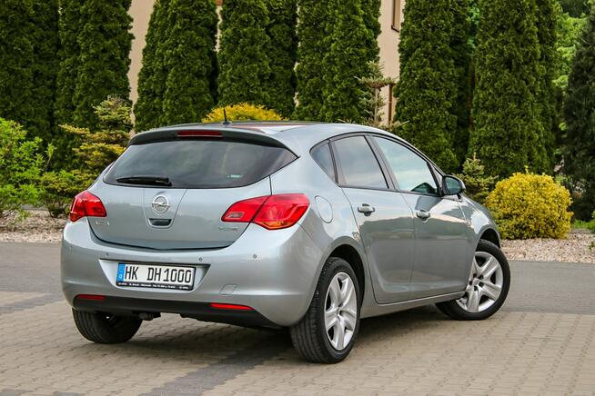 Opel Astra Klimatyzacja Podgrzewane Fotele Tempomat Podgrzewana Kierownica