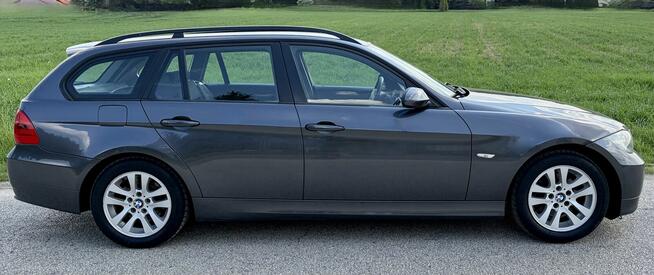 BMW 318i - całe ORYGINAŁ LAKIER - udokumentowany przebieg