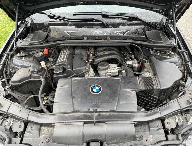 BMW 318i - całe ORYGINAŁ LAKIER - udokumentowany przebieg