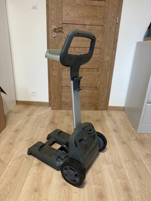 Automatyczny odkurzacz/robot basenowy Dolphin S300i oraz wóz