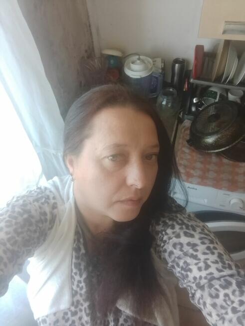 Szukam pracy jako sprzątaczka lub układanie towaru