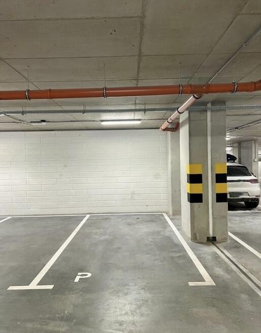 Miejsce postojowe, Garaż, Parking ANGEL ul. Walońska-Traugut