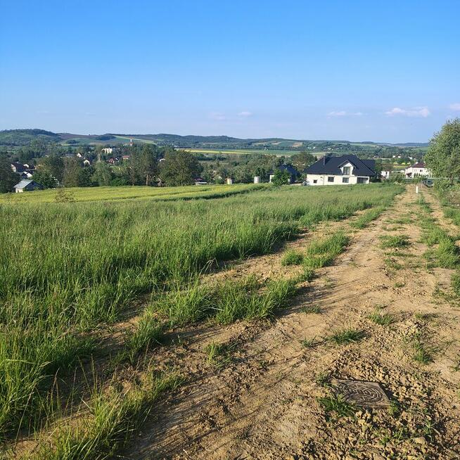 Sprzedam działkę budowlaną z warunkami zabudowy