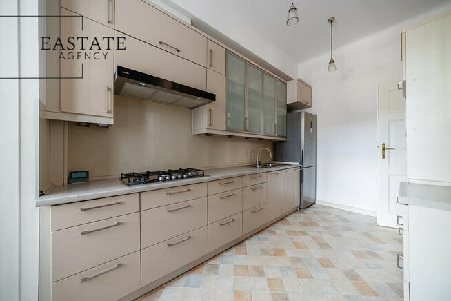 Sufity 330, świetna lokalizacja, kamienica