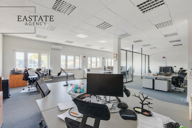 Przestronne Biuro w Gdyni – Ul. Hutnicza, 287 m²