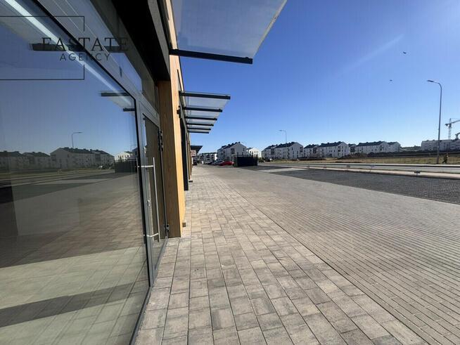 Lokal z witryną, parter, darmowy parking