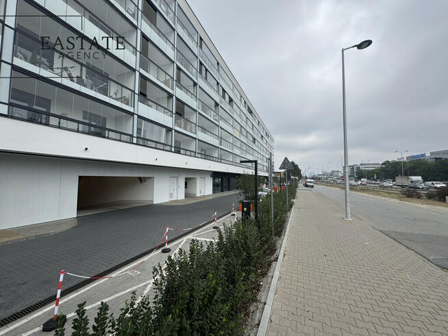 Lokal usługowy 81 m² – parter, duże witryny