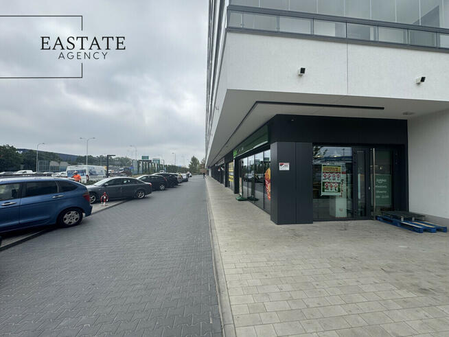 Lokal usługowy 81 m² – parter, duże witryny