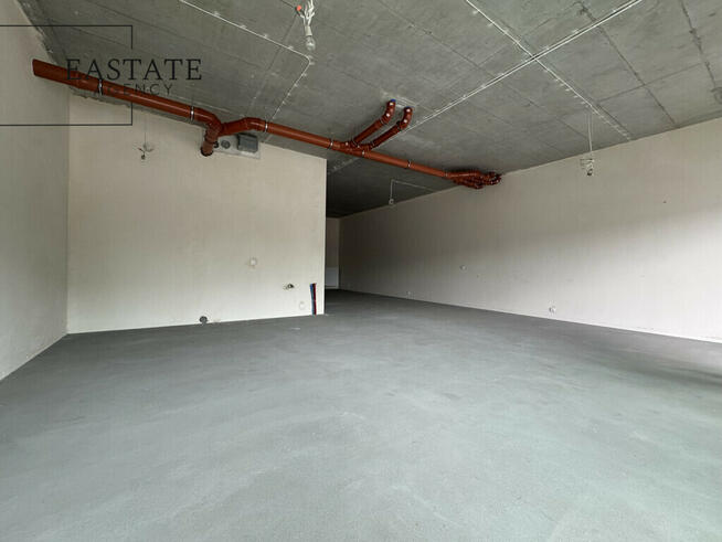 Lokal usługowy 81 m² – parter, duże witryny