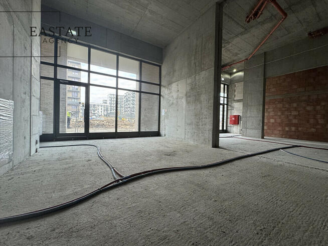 Lokal 197 m², parter, duże witryny, ursus