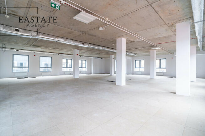 Lokal Do Adaptacji, Dostępny Parking, Blisko SKM