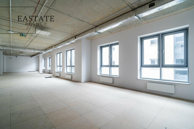 Lokal Do Adaptacji, Dostępny Parking, Blisko SKM