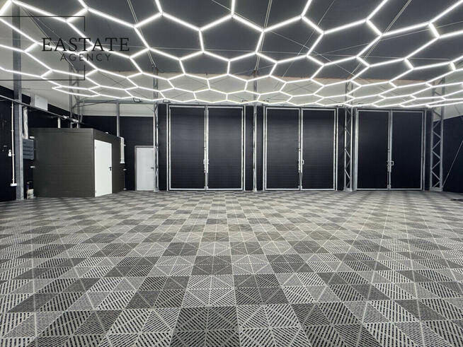 Hala z biurem 194 m², plac 800 m²