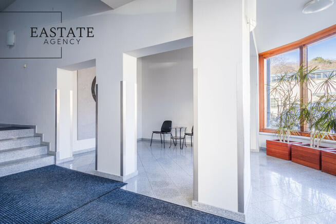 Lokal 31,90 m2, Darmowy Parking, Blisko SKM