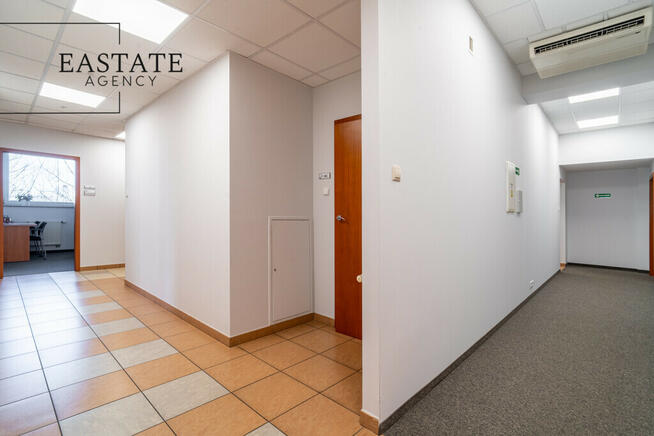 22m2 Biura, Winda, Blisko SKM, Parking