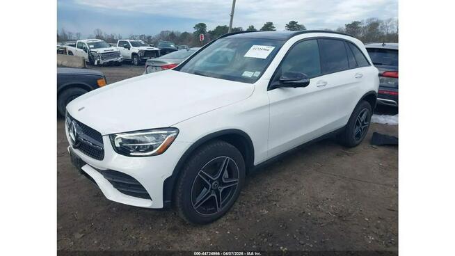 Mercedes GLC 300 / 4Matic / pakiet AMG / niski przebieg