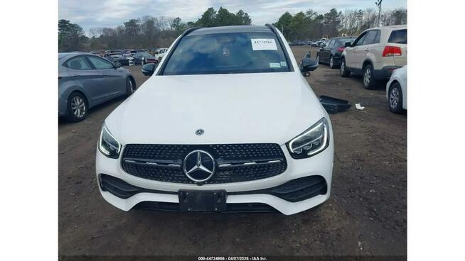 Mercedes GLC 300 / 4Matic / pakiet AMG / niski przebieg