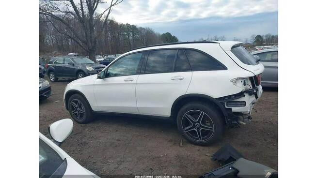 Mercedes GLC 300 / 4Matic / pakiet AMG / niski przebieg