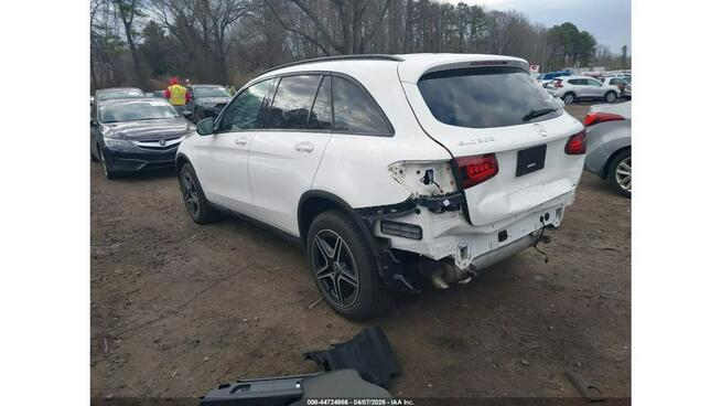 Mercedes GLC 300 / 4Matic / pakiet AMG / niski przebieg