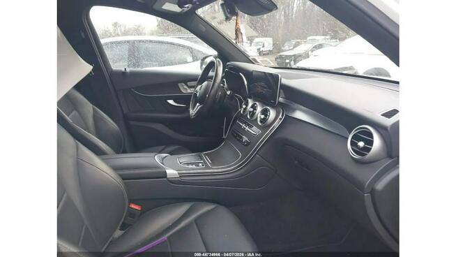 Mercedes GLC 300 / 4Matic / pakiet AMG / niski przebieg