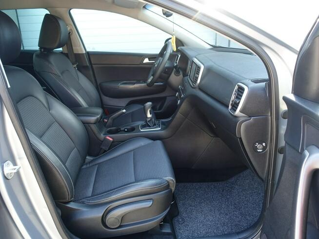 Kia Sportage 1,6i Navi Ledy Klimatronik Alu Półskóra Zarejestrowany VIP Gwarancja
