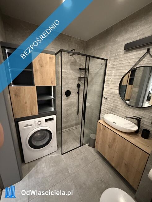 Stylowe mieszkanie 43 m² z klimatyzacją i garażem podziemnym, duży salon z kuchnią + sypialnia, w pe