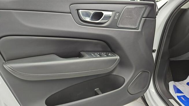 Volvo XC 60 B4 D AWD Core aut ! Z Polskiego Salonu ! Faktura Vat !