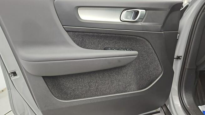Volvo XC 40 T2 Core aut ! Z Polskiego Salonu ! Faktura Vat !