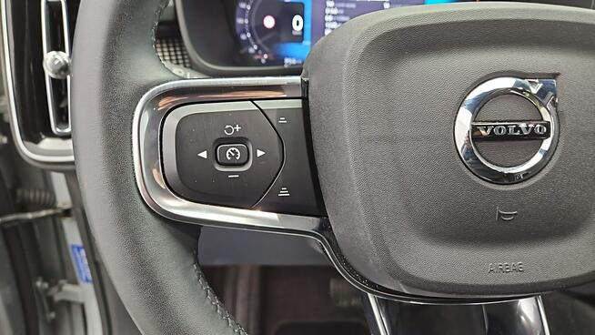 Volvo XC 40 B3 Plus Dark aut ! Z Polskiego Salonu ! Faktura Vat !