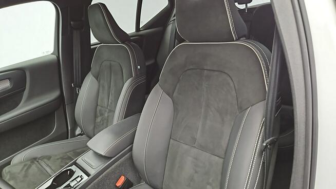 Volvo XC 40 2.0 Plus Bright 2WD ! Z Polskiego Salonu ! Faktura Vat !