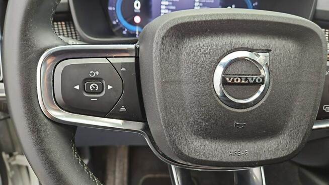 Volvo XC 40 2.0 Plus Bright 2WD ! Z Polskiego Salonu ! Faktura Vat !