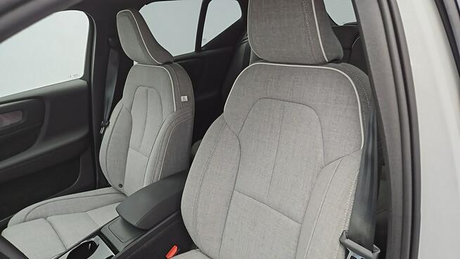 Volvo XC 40 73kWh P6 Recharge Core ! Z Polskiego Salonu ! Faktura Vat !