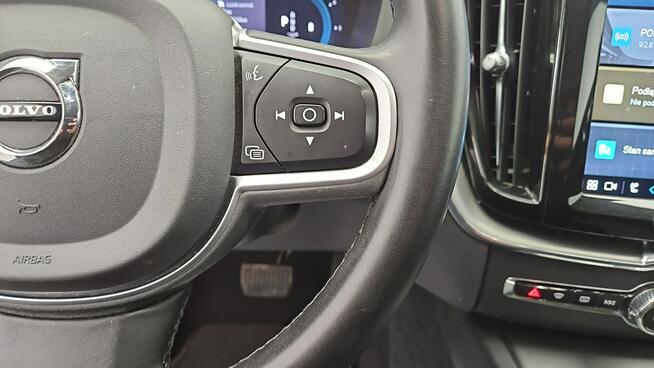 Volvo XC 60 B4 D AWD Core aut ! Z Polskiego Salonu ! Faktura Vat !
