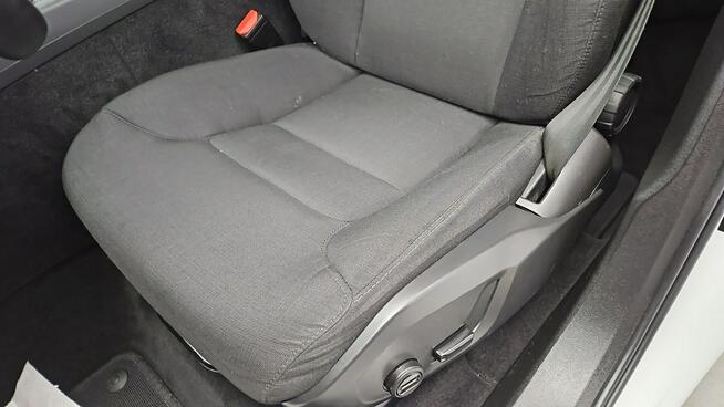 Volvo XC 60 B4 B Momentum Pro aut ! Z Polskiego Salonu ! Faktura Vat !