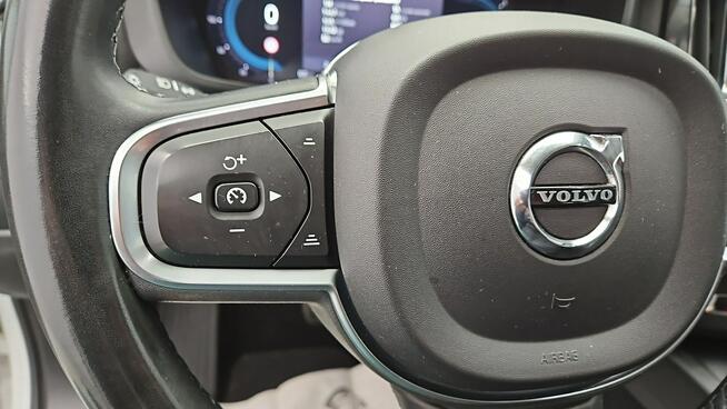 Volvo XC 60 B4 B Momentum Pro aut ! Z Polskiego Salonu ! Faktura Vat !