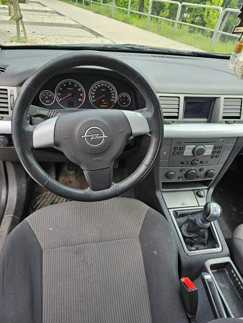 Opel Vectra Benzyna 1.6 - 198tys km - 2004r