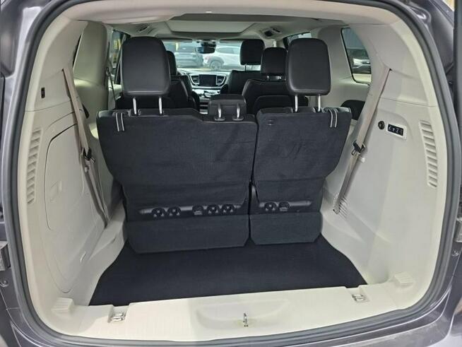 Chrysler Pacifica LIMITED / niski przebieg / mała szkoda