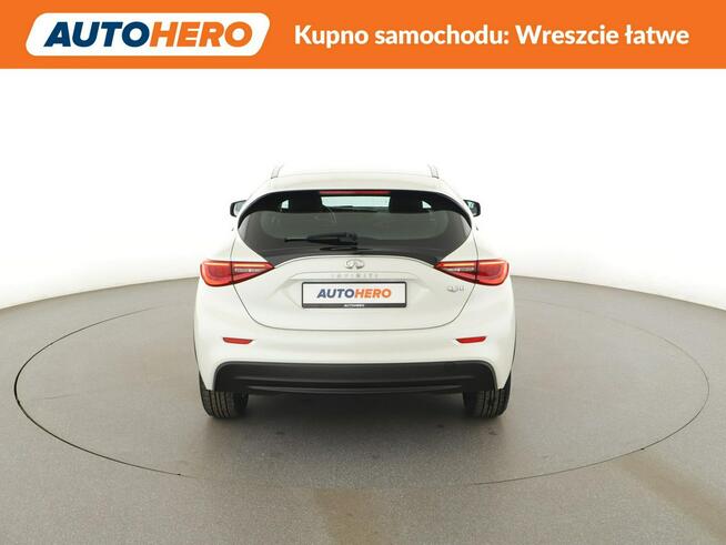 Infiniti Q30 Bluetooth ks.serwisowa