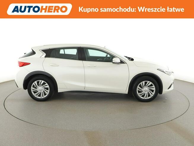 Infiniti Q30 Bluetooth ks.serwisowa
