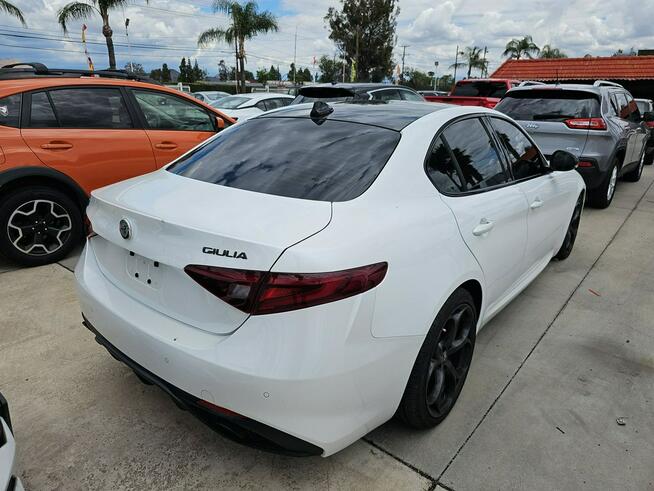 Alfa Romeo Giulia Ti Sport / niski przebieg