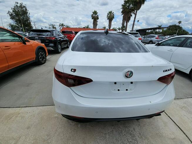 Alfa Romeo Giulia Ti Sport / niski przebieg