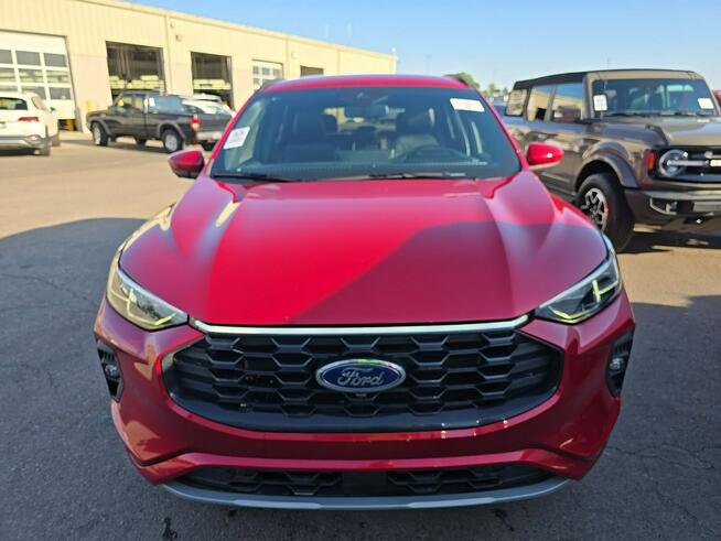Ford Escape Hybrid ST-Line Elite / AWD