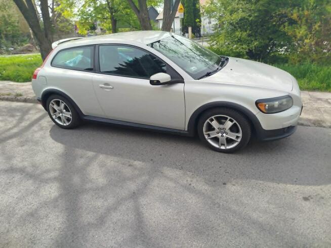 Sprzedam Volvo C30 (2007) 2.0 Diesel – Uszkodzony silnik