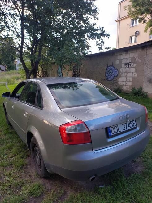 Syndyk sprzeda samochód Audi A4, 2001 r.