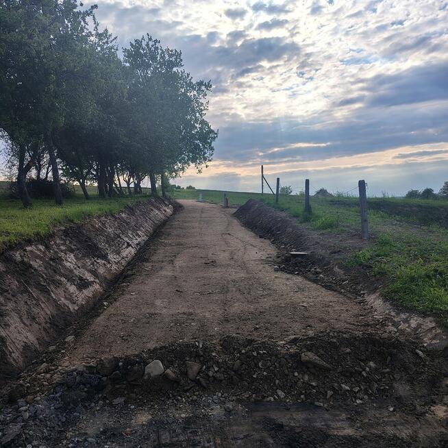 Sprzedam działkę budowlaną z warunkami zabudowy