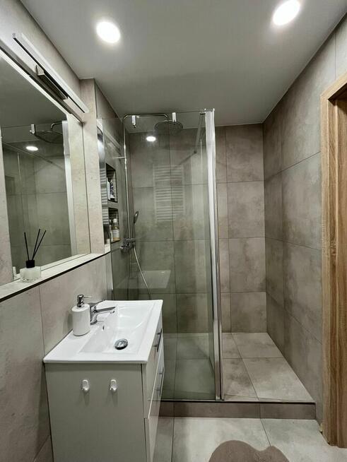 2-pokojowe 59,9 m² | balkon | winda | – Wyb. Korzeniowskiego