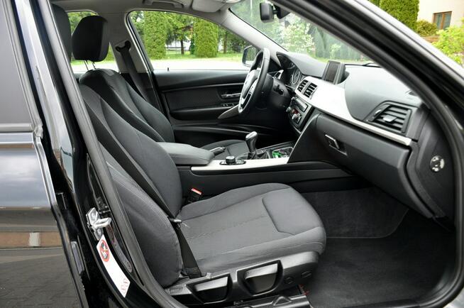 BMW 318 2.0d(143KM)*Czarna*Duże Radio*Wekur*Klimatronik*Parktronik*Alu 16"ASO